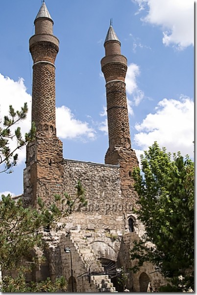 Cifte minare medrese