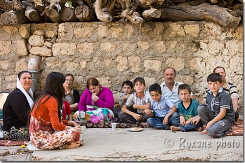 Famille yézidie à Lalesh